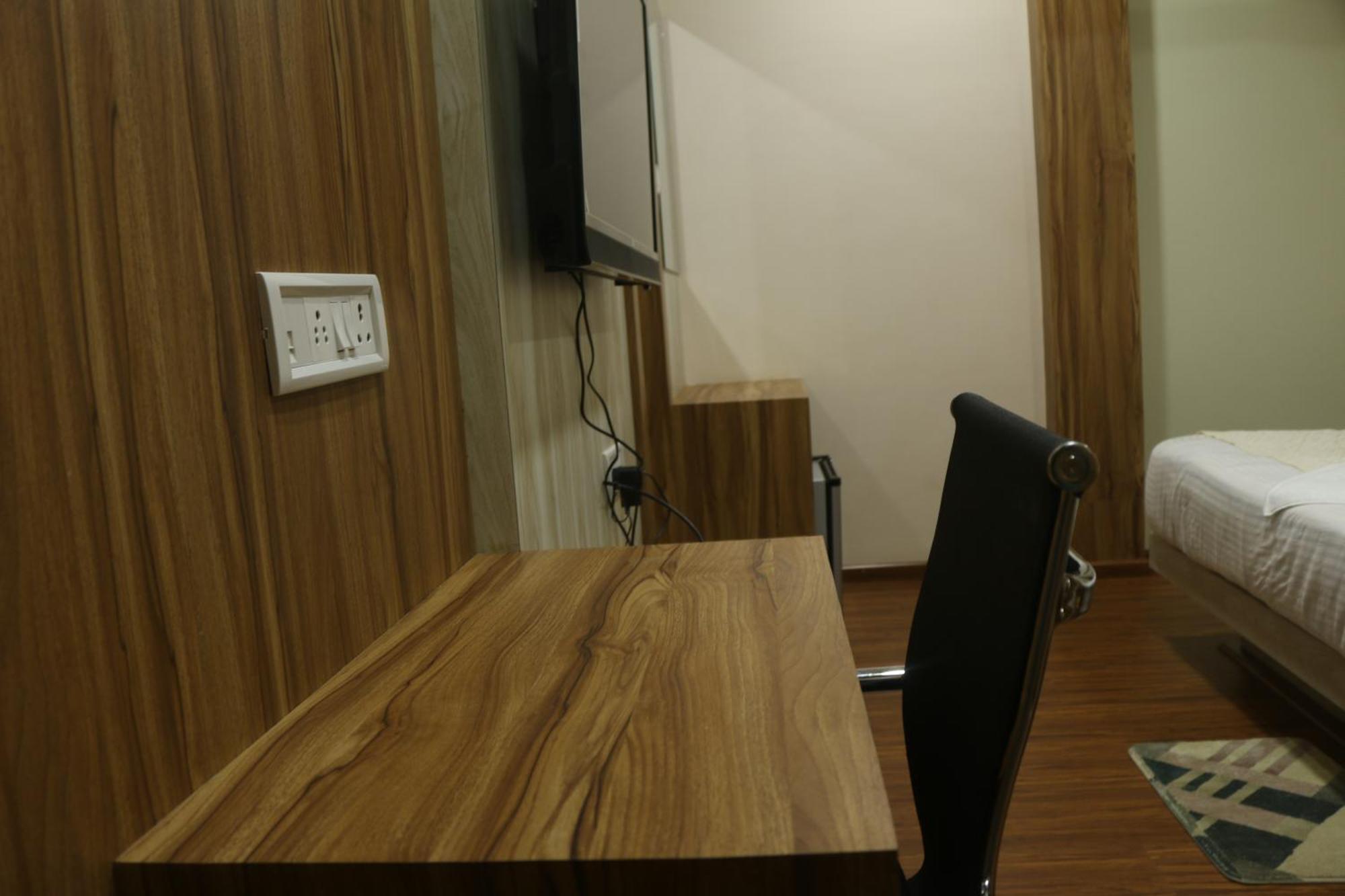 Hotel Himalaya Agartala Bagian luar foto