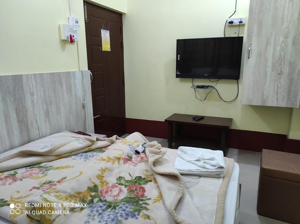 Hotel Himalaya Agartala Bagian luar foto