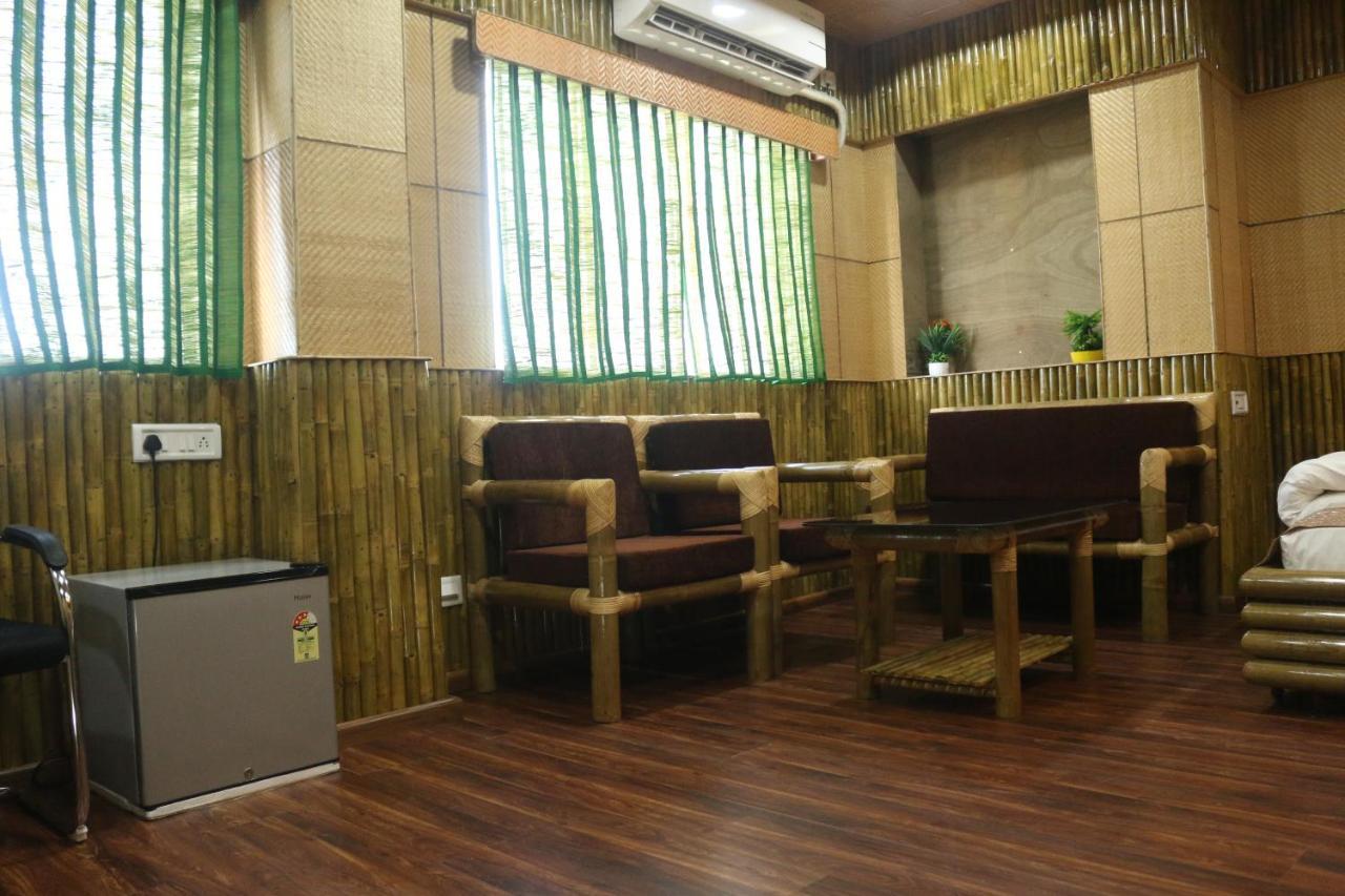 Hotel Himalaya Agartala Bagian luar foto
