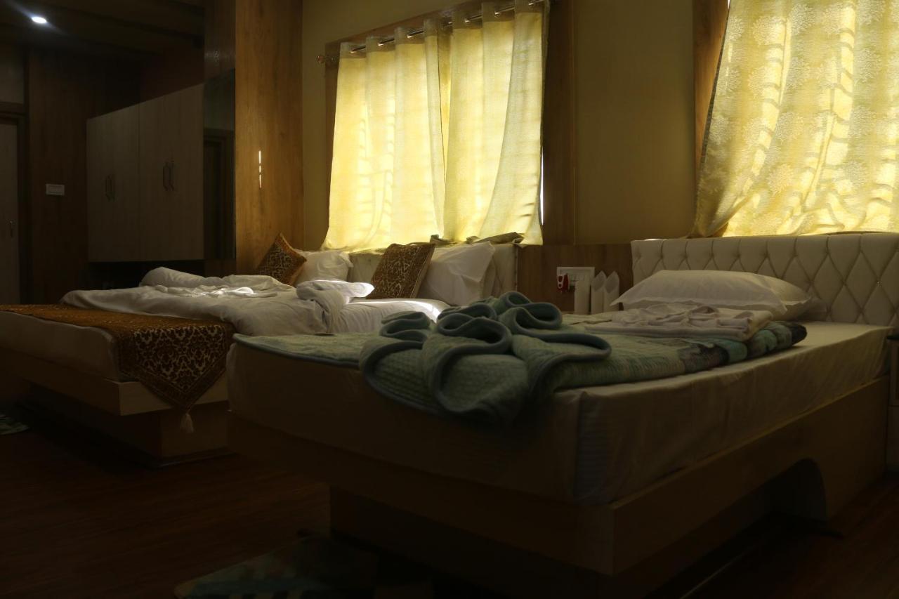 Hotel Himalaya Agartala Bagian luar foto