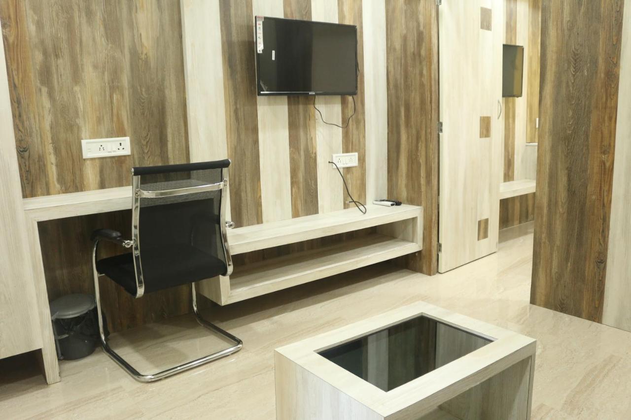 Hotel Himalaya Agartala Bagian luar foto