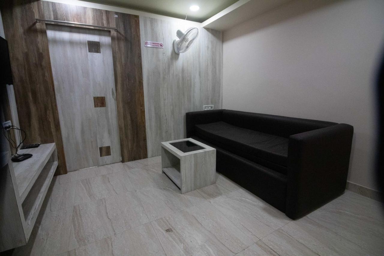 Hotel Himalaya Agartala Bagian luar foto