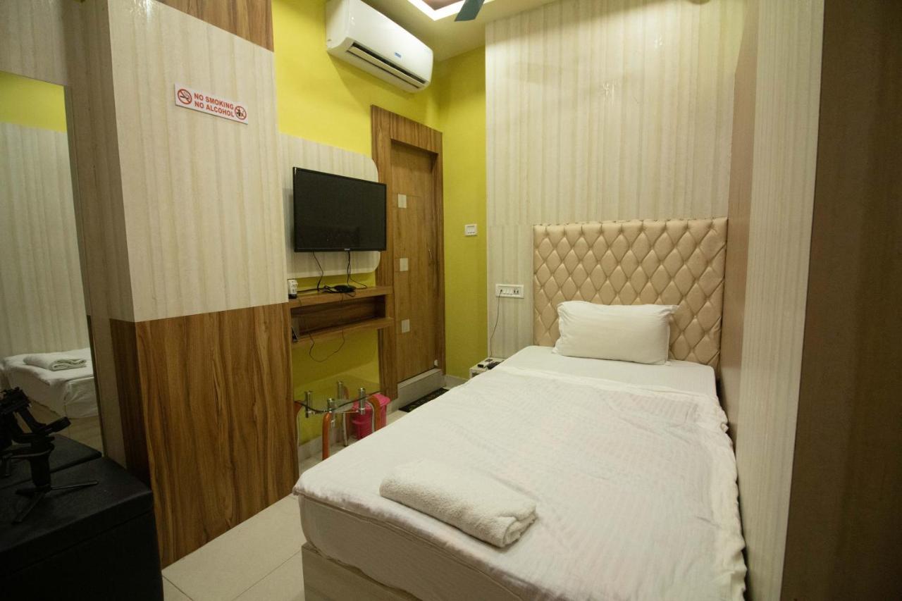 Hotel Himalaya Agartala Bagian luar foto
