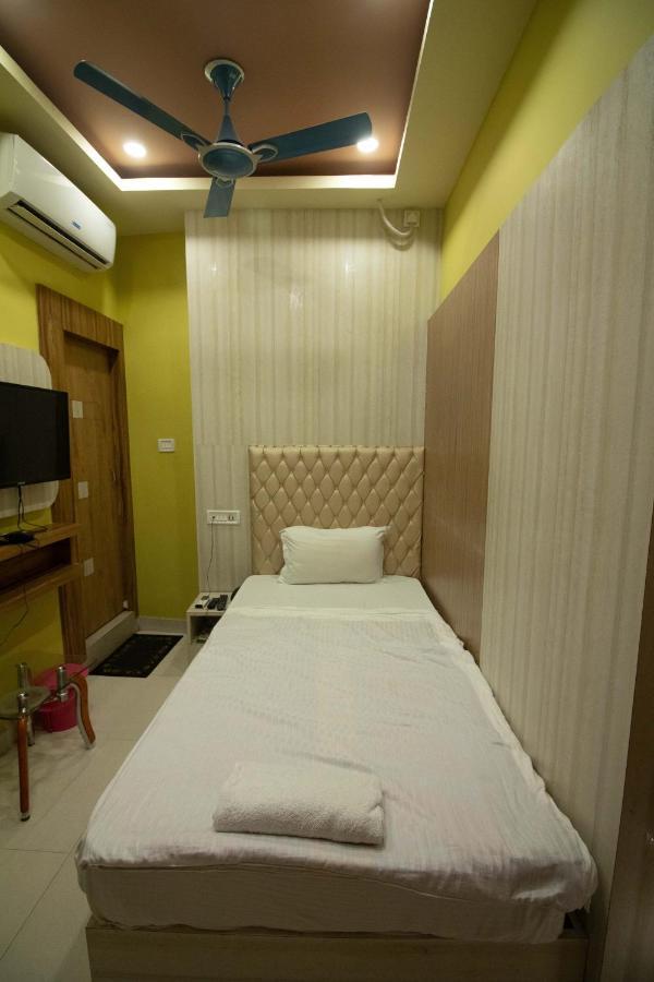Hotel Himalaya Agartala Bagian luar foto