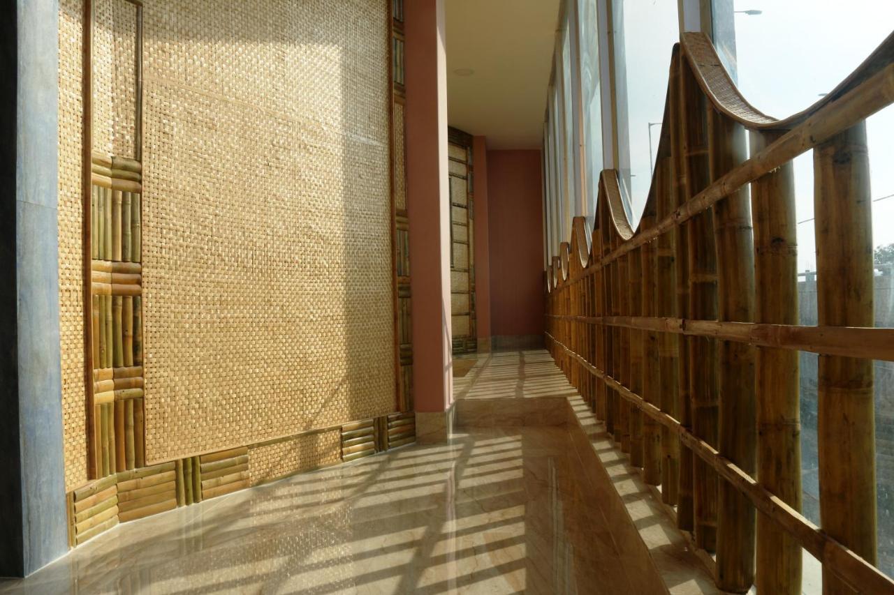 Hotel Himalaya Agartala Bagian luar foto