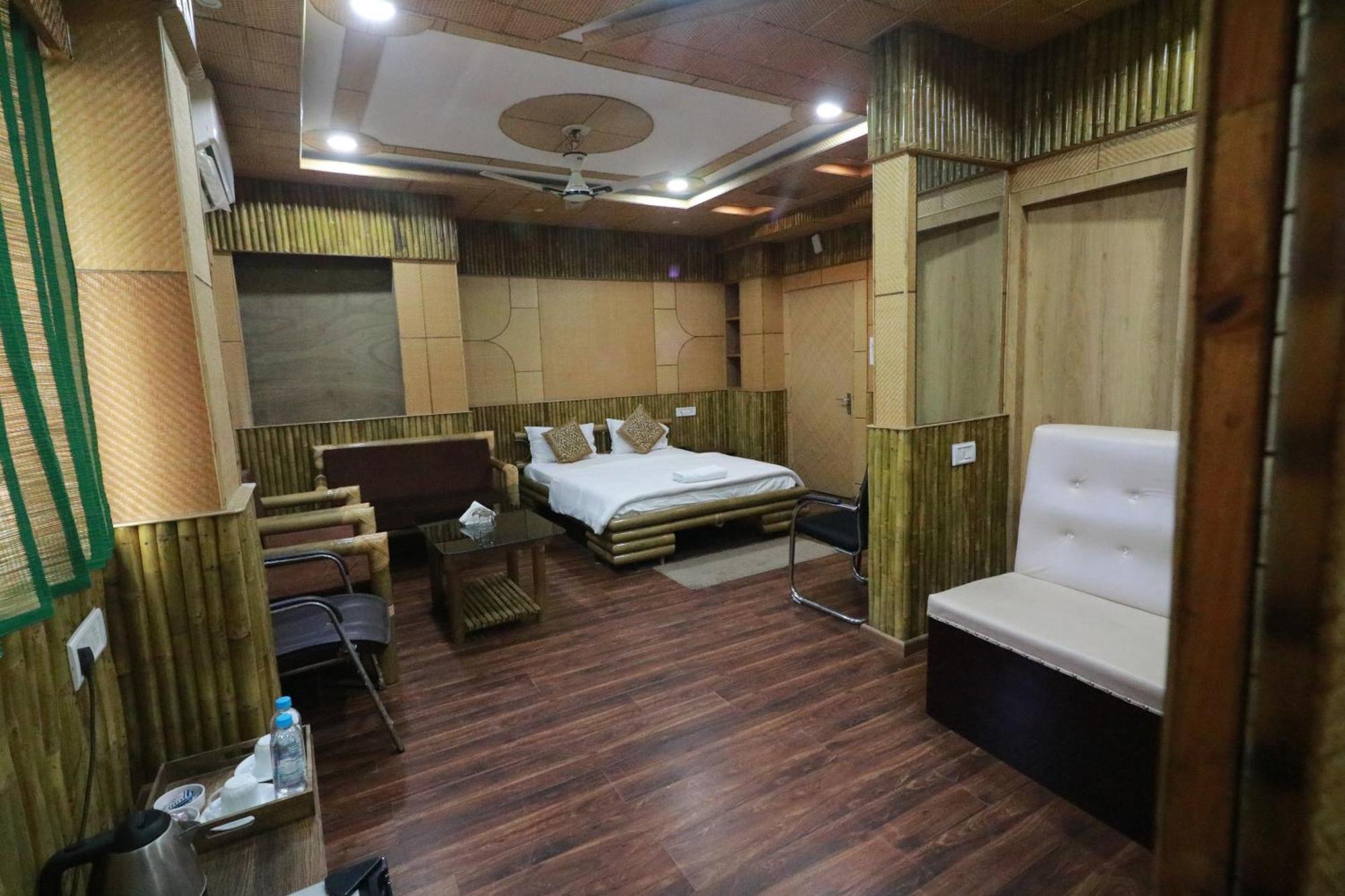 Hotel Himalaya Agartala Bagian luar foto