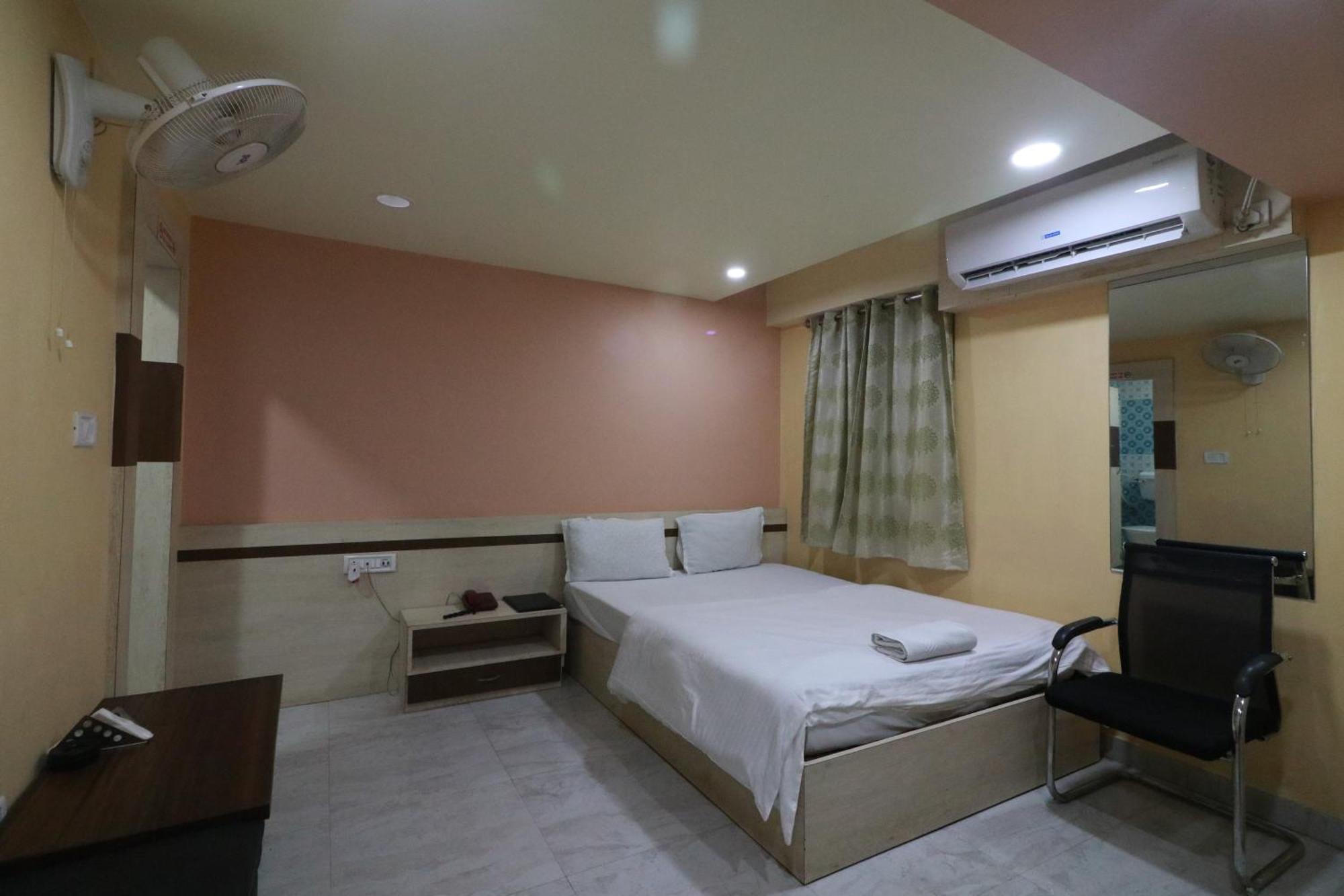 Hotel Himalaya Agartala Bagian luar foto