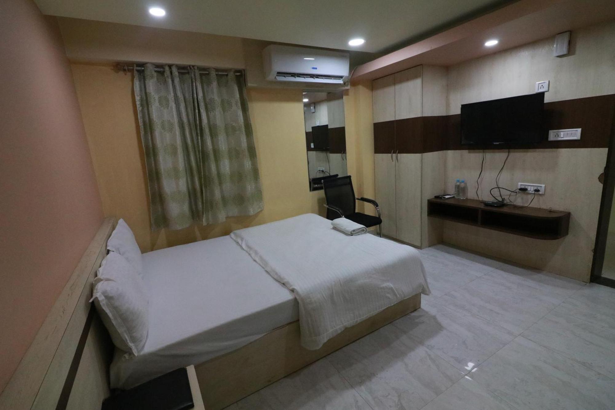 Hotel Himalaya Agartala Bagian luar foto