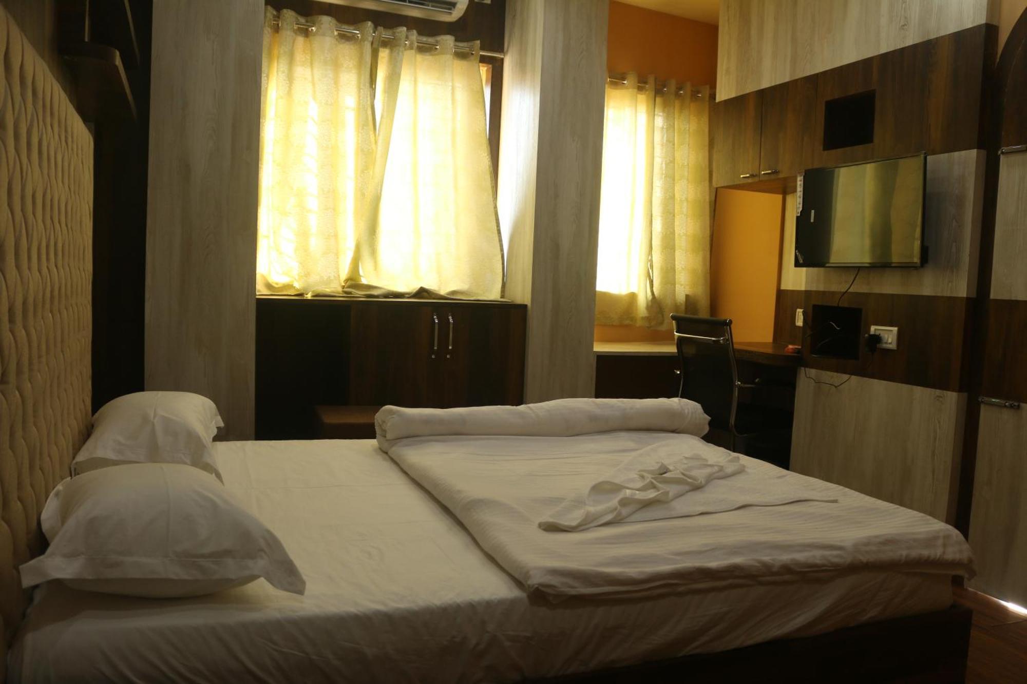 Hotel Himalaya Agartala Bagian luar foto