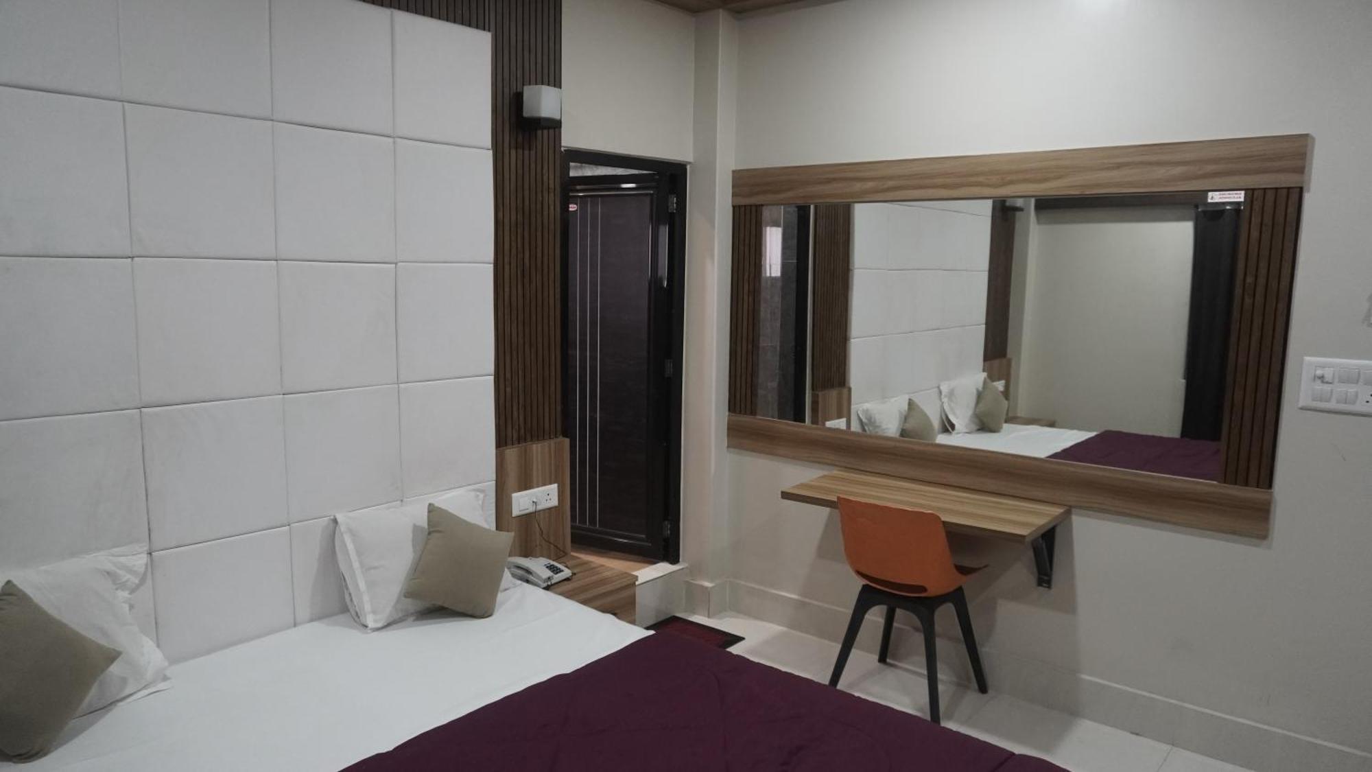 Hotel Himalaya Agartala Bagian luar foto